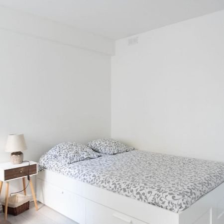 Spacious Studio In The Center Of Montmartre Париж Екстериор снимка