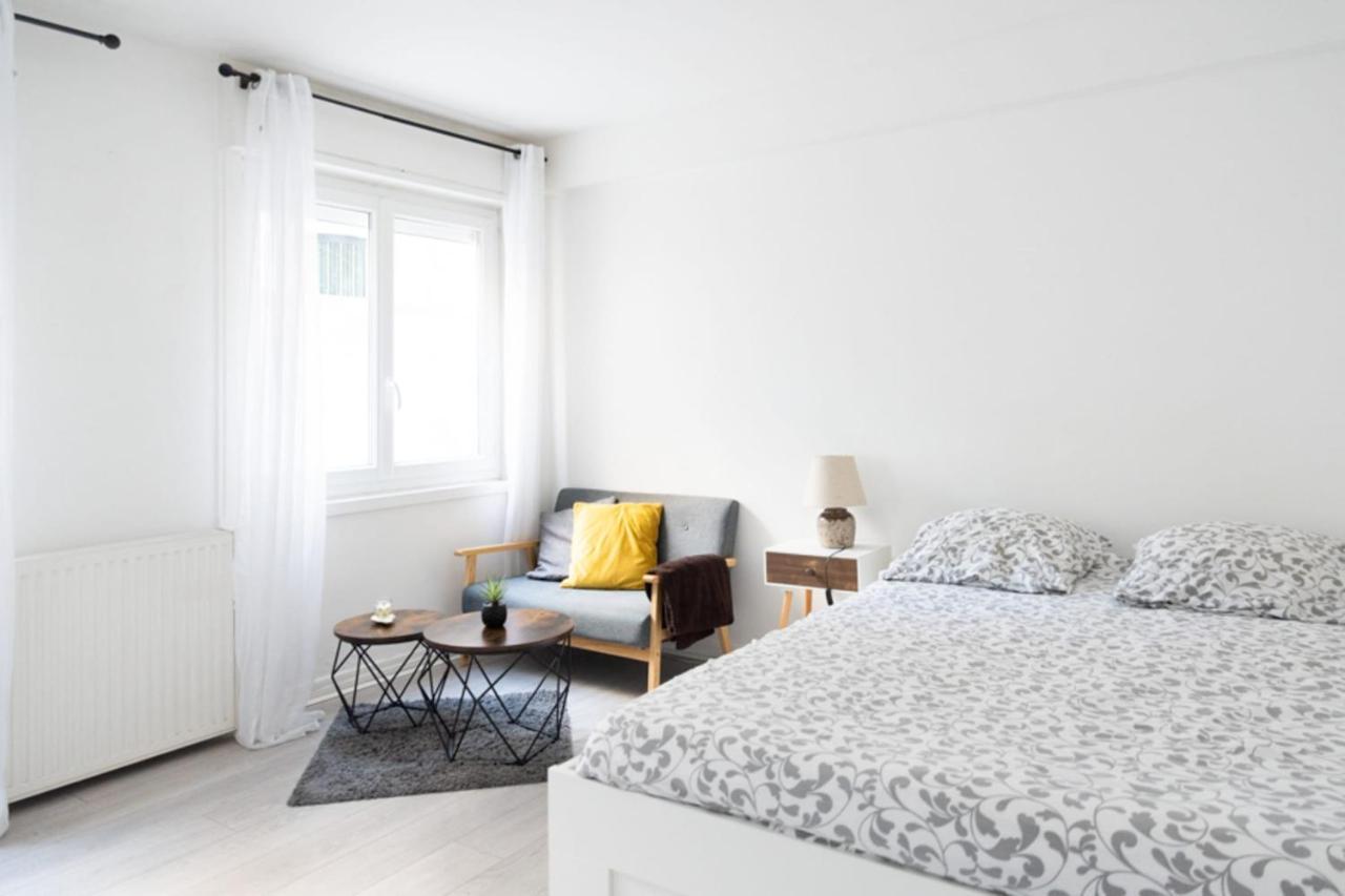 Spacious Studio In The Center Of Montmartre Париж Екстериор снимка
